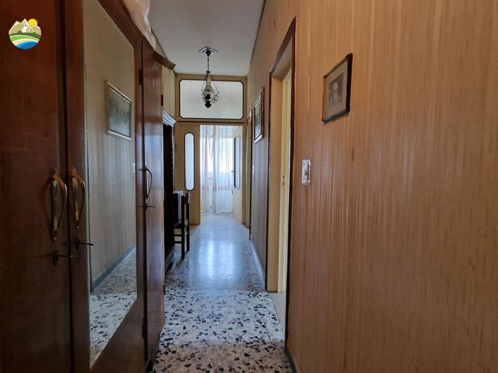 Image No.9-Maison de campagne de 3 chambres à vendre à Bisenti