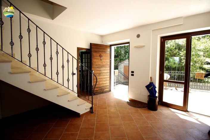 Image No.11-4 Bed Country House for sale