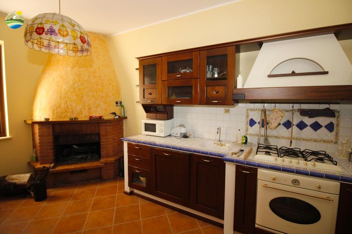 Image No.25-4 Bed Country House for sale