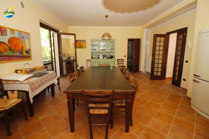 Image No.26-4 Bed Country House for sale