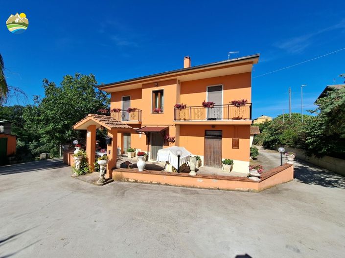 Image No.10-2 Bed Country House for sale