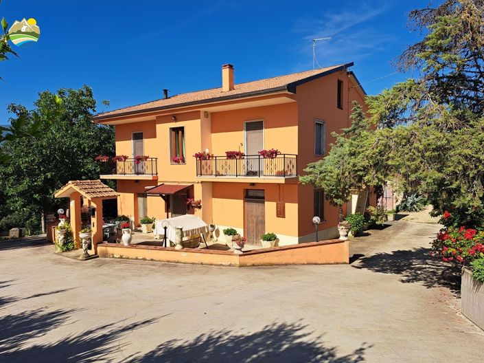 Image No.12-2 Bed Country House for sale