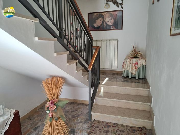 Image No.15-2 Bed Country House for sale