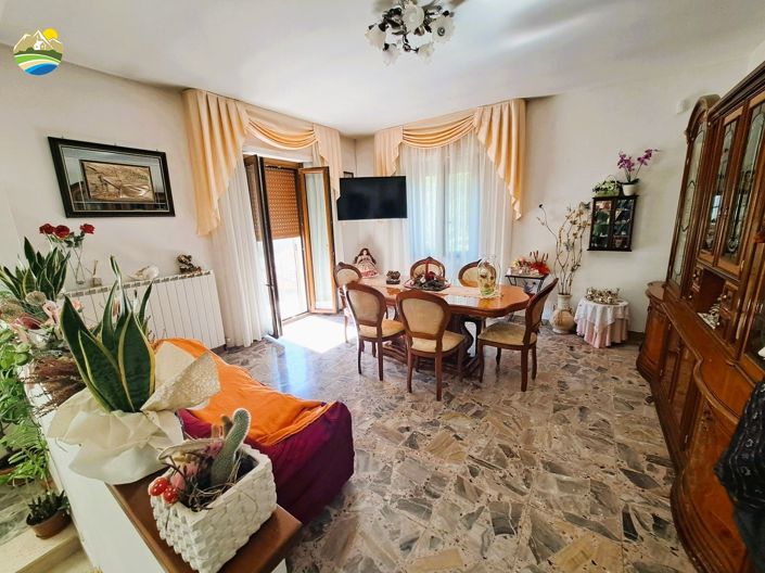 Image No.20-2 Bed Country House for sale