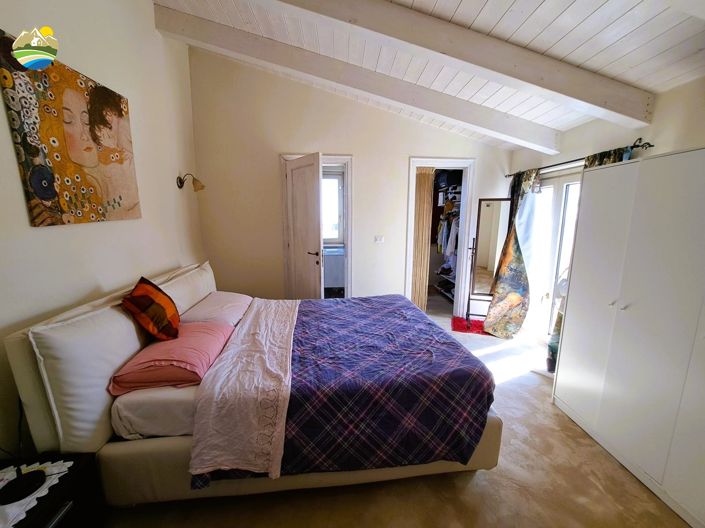 Image No.15-3 Bed Townhouse for sale