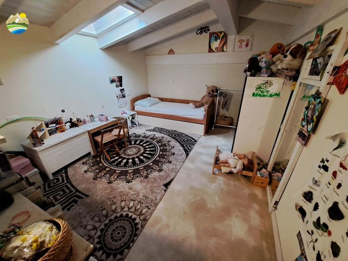 Image No.18-3 Bed Townhouse for sale