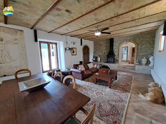 Image No.15-3 Bed Country House for sale