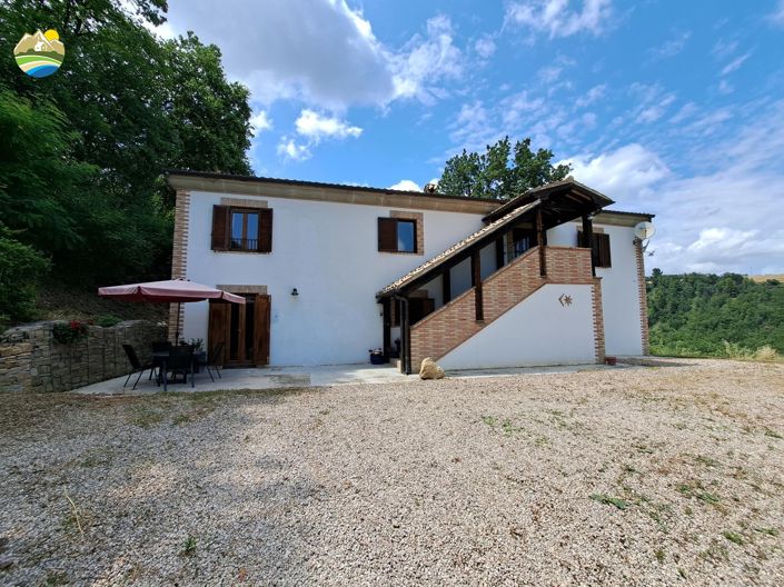 Image No.28-3 Bed Country House for sale