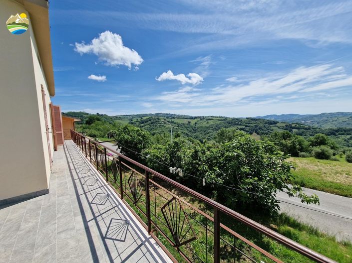 Image No.9-2 Bed Country House for sale