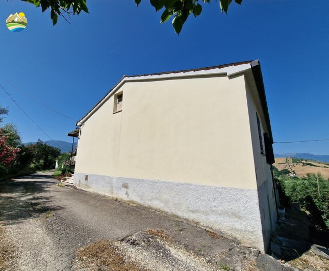 Image No.3-2 Bed Country House for sale