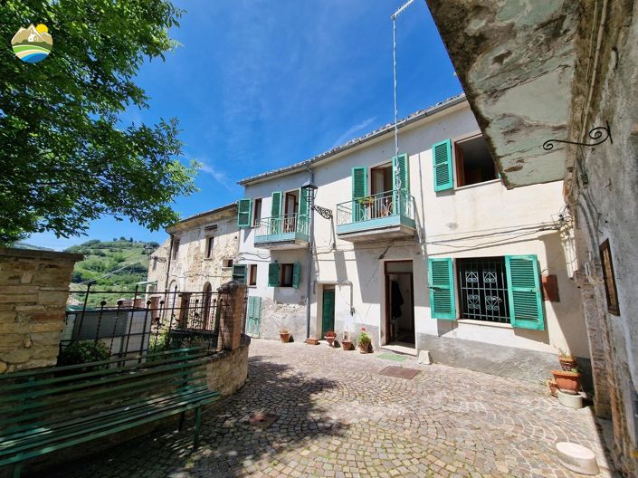 Image No.6-3 Bed Townhouse for sale