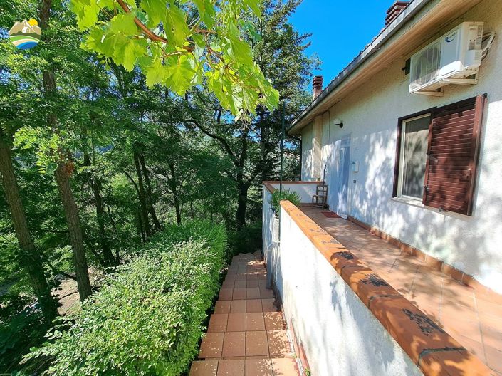 Image No.8-2 Bed Country House for sale