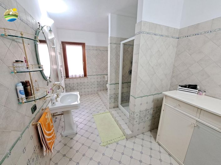 Image No.18-Villa de 8 chambres à vendre à Castiglione Messer Raimondo