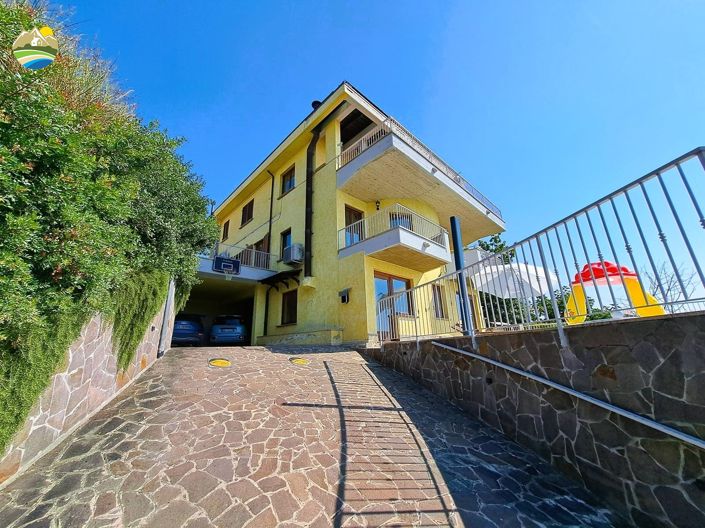 Image No.2-Villa de 8 chambres à vendre à Castiglione Messer Raimondo