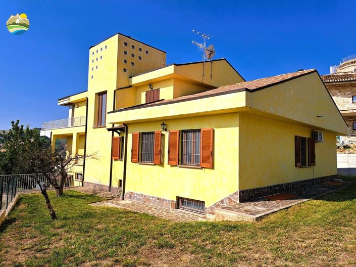 Image No.4-Villa de 8 chambres à vendre à Castiglione Messer Raimondo