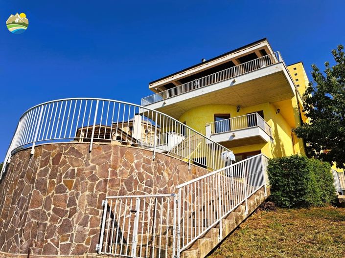 Image No.5-Villa de 8 chambres à vendre à Castiglione Messer Raimondo