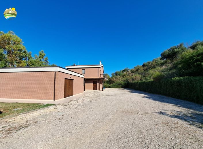 Image No.7-4 Bed Villa for sale