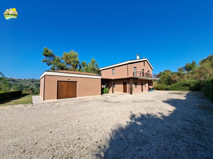 Image No.10-4 Bed Villa for sale