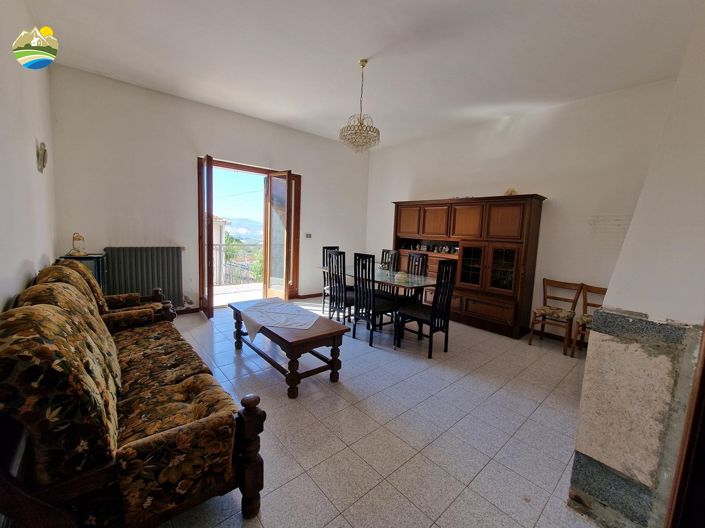 Image No.21-3 Bed Townhouse for sale