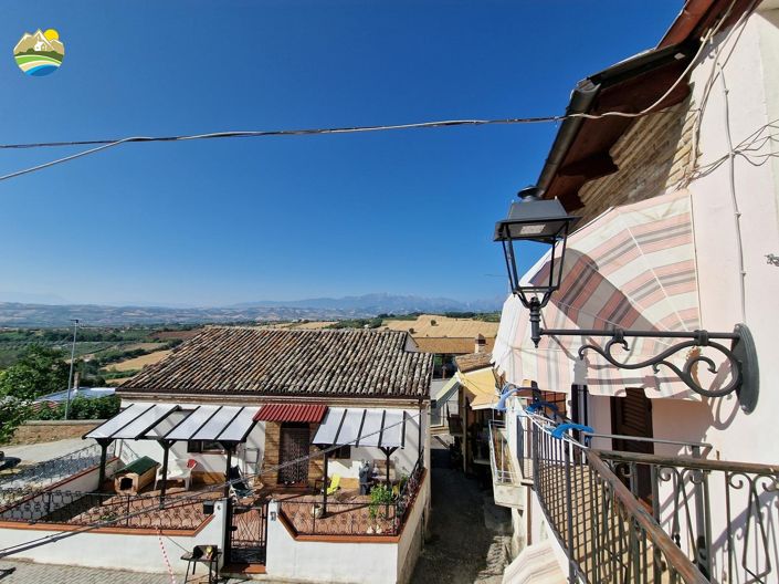 Image No.22-3 Bed Townhouse for sale