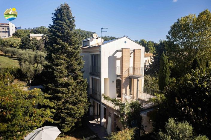 Image No.4-4 Bed Villa for sale