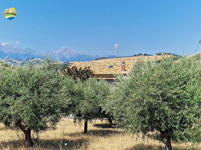 Image No.16-3 Bed Country House for sale