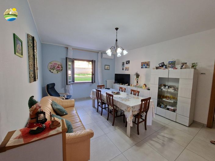 Image No.20-3 Bed Country House for sale