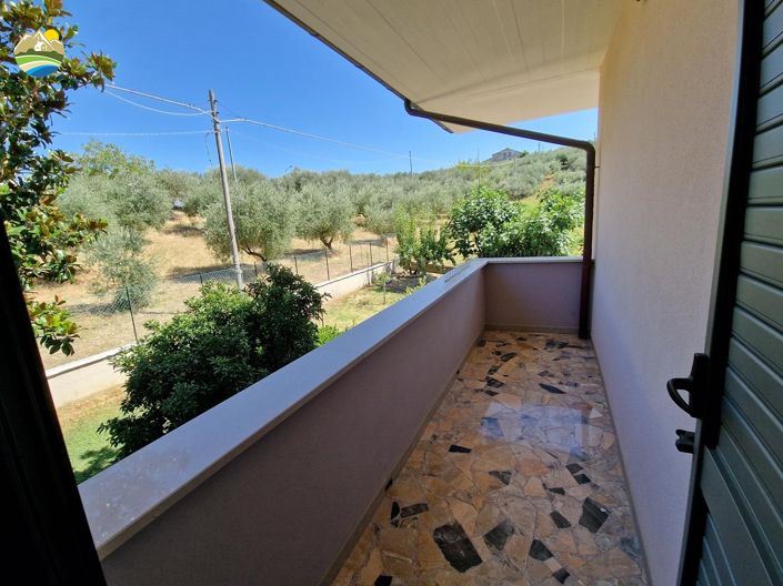 Image No.26-3 Bed Country House for sale