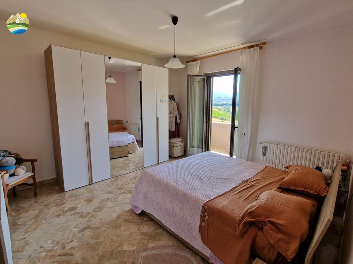 Image No.29-3 Bed Country House for sale