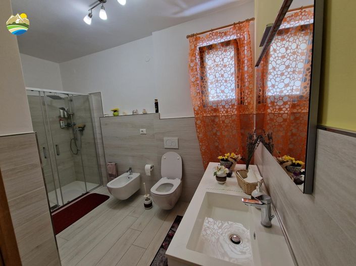 Image No.34-3 Bed Country House for sale