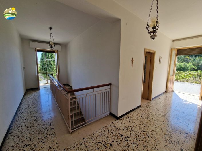 Image No.21-Maison de campagne de 3 chambres à vendre à Bisenti