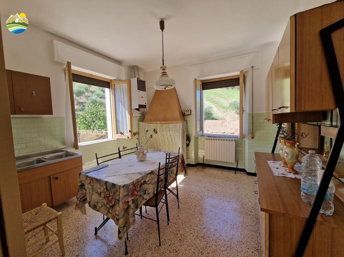 Image No.23-Maison de campagne de 3 chambres à vendre à Bisenti