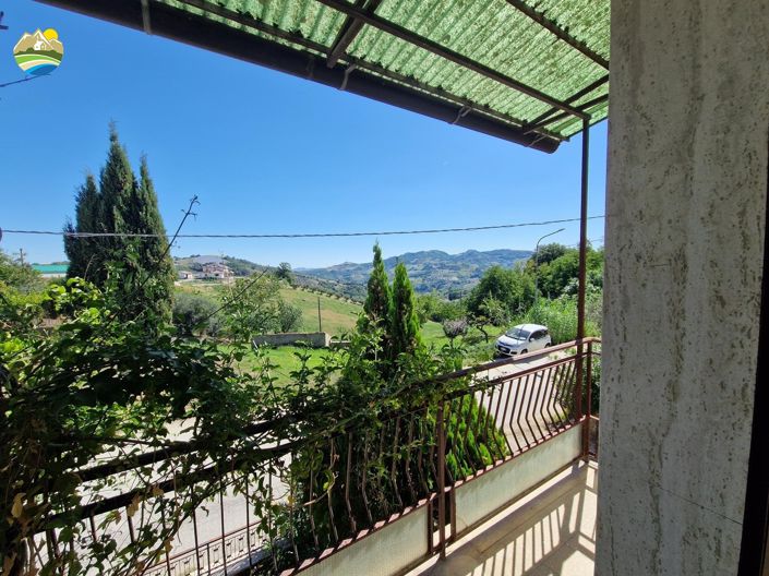 Image No.26-Maison de campagne de 3 chambres à vendre à Bisenti