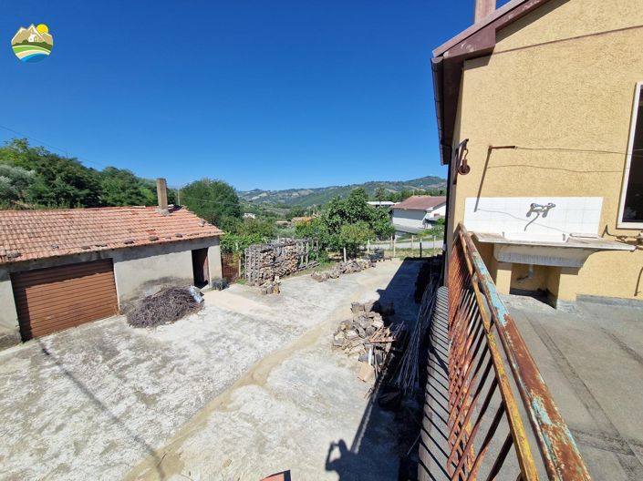 Image No.29-Maison de campagne de 3 chambres à vendre à Bisenti