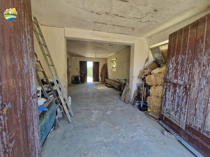 Image No.32-Maison de campagne de 3 chambres à vendre à Bisenti