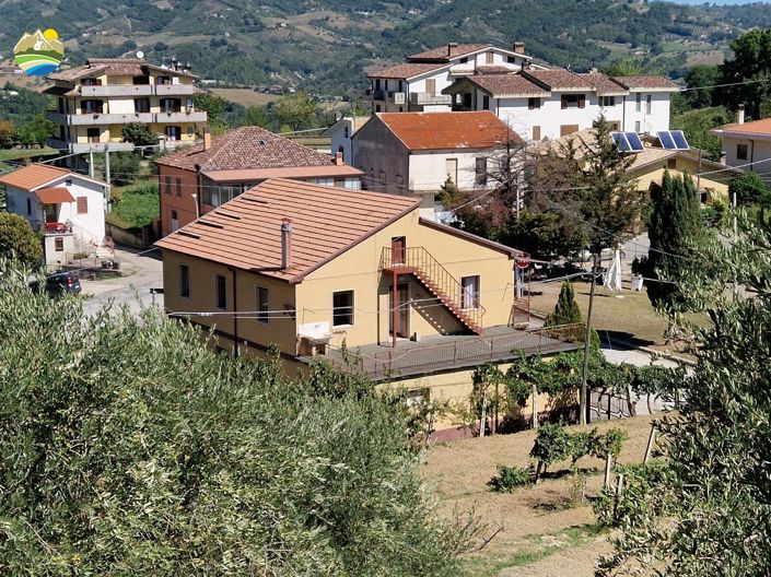 Image No.7-Maison de campagne de 3 chambres à vendre à Bisenti