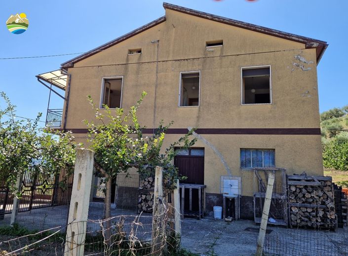 Image No.9-Maison de campagne de 3 chambres à vendre à Bisenti