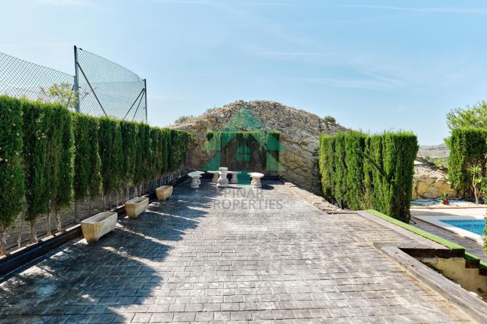 Image No.53-6 Bed Villa / Detached for sale