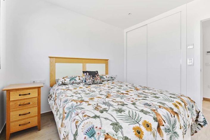 Image No.17-3 Bed Apartment for sale