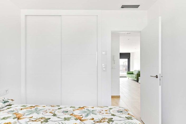 Image No.18-3 Bed Apartment for sale