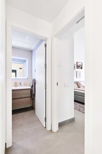 Image No.17-3 Bed Semi-Detached for sale