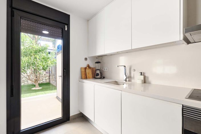 Image No.11-3 Bed Semi-Detached for sale