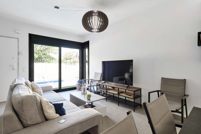 Image No.9-3 Bed Semi-Detached for sale