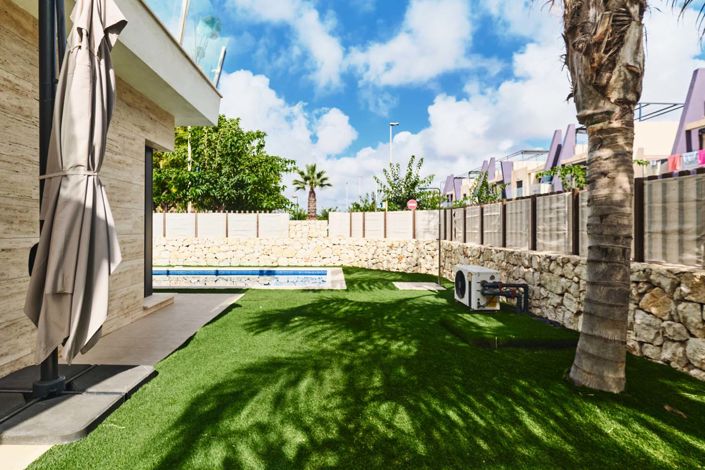 Image No.48-3 Bed Semi-Detached for sale