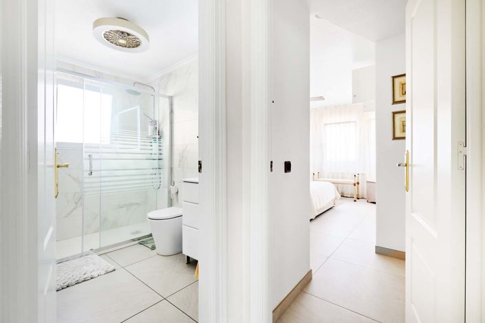 Image No.17-4 Bed Villa for sale