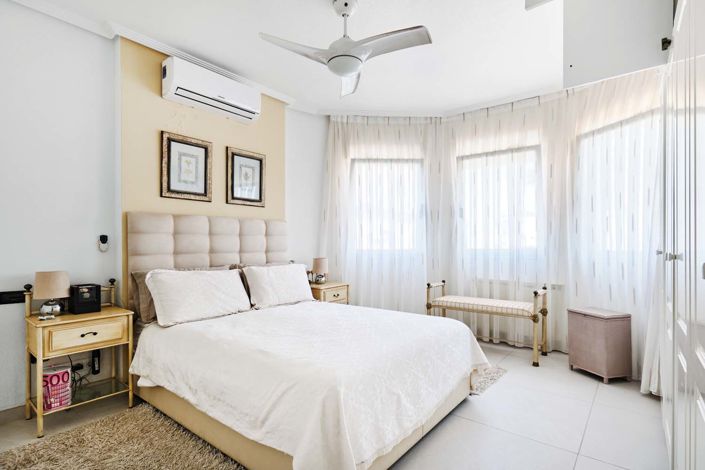 Image No.20-4 Bed Villa for sale