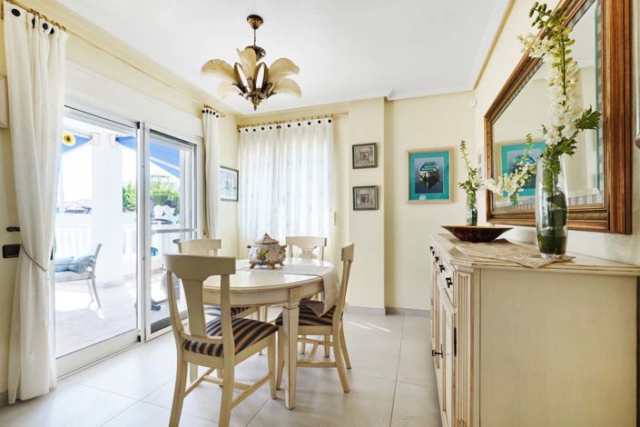 Image No.9-4 Bed Villa for sale