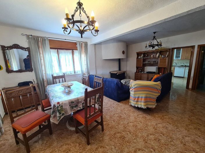 Image No.10-Maison de campagne de 4 chambres à vendre à Sax