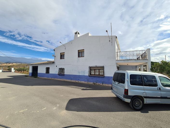 Image No.4-Maison de campagne de 4 chambres à vendre à Sax