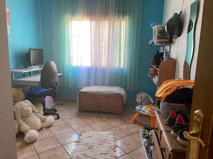 Image No.47-12 Bed Commercial for sale